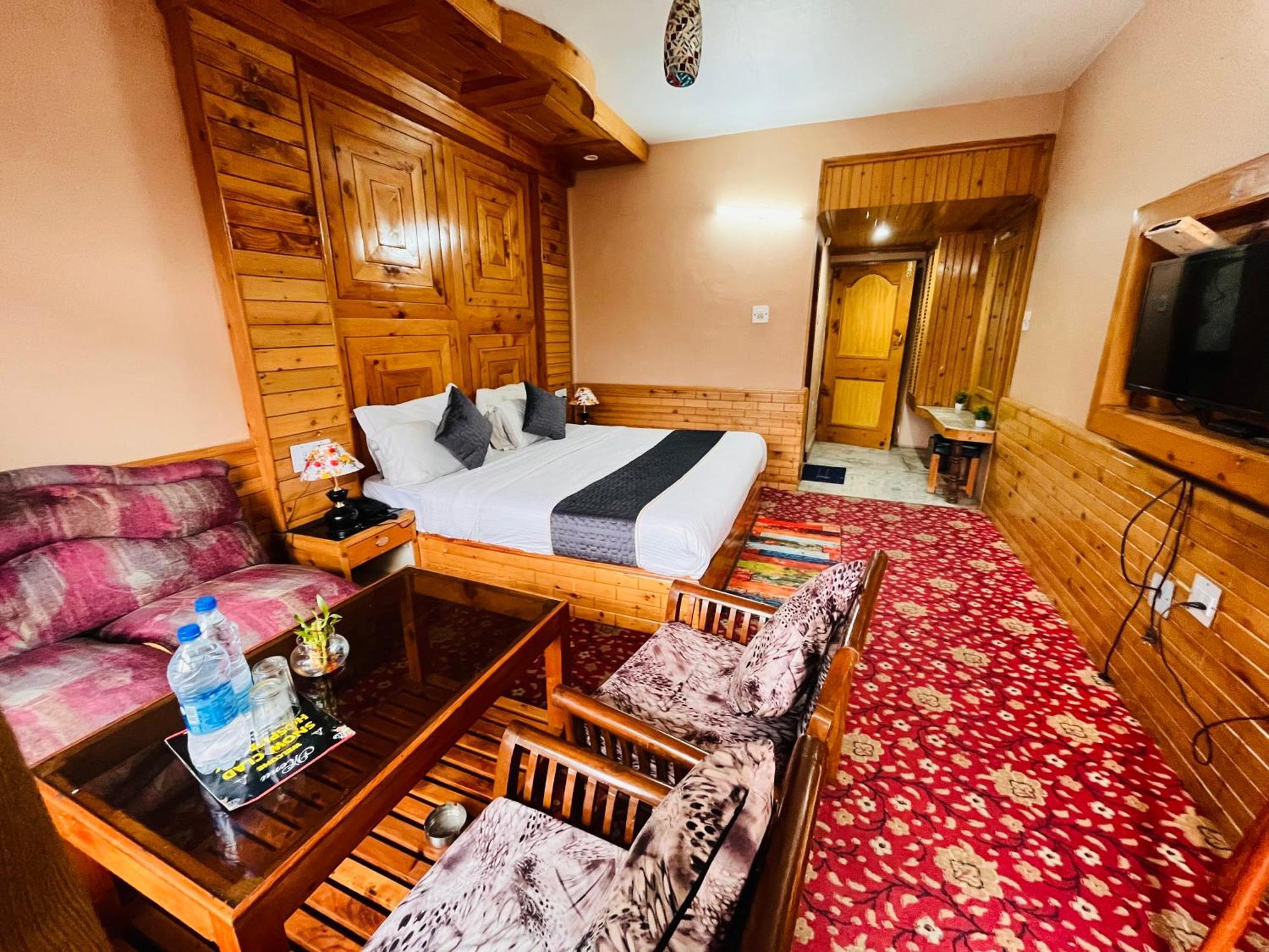 The Holly Woods Resort, - Blissful View From 4*